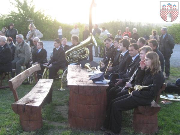 : Orkiestra dęta OSP wystąpiła koncertem po mszy świętej.